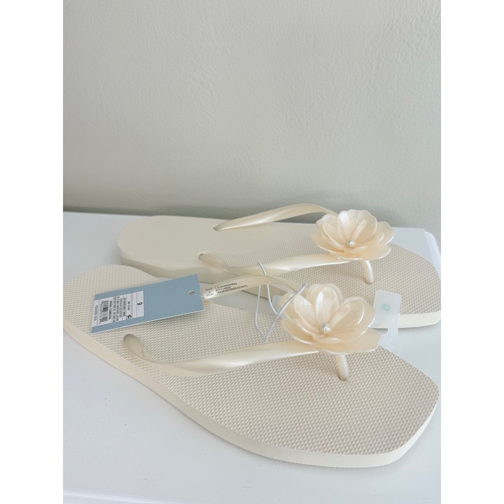 Shade & Shore Flip Flop Sandals Womens 9 Cream Floral Pearl Neida NWT